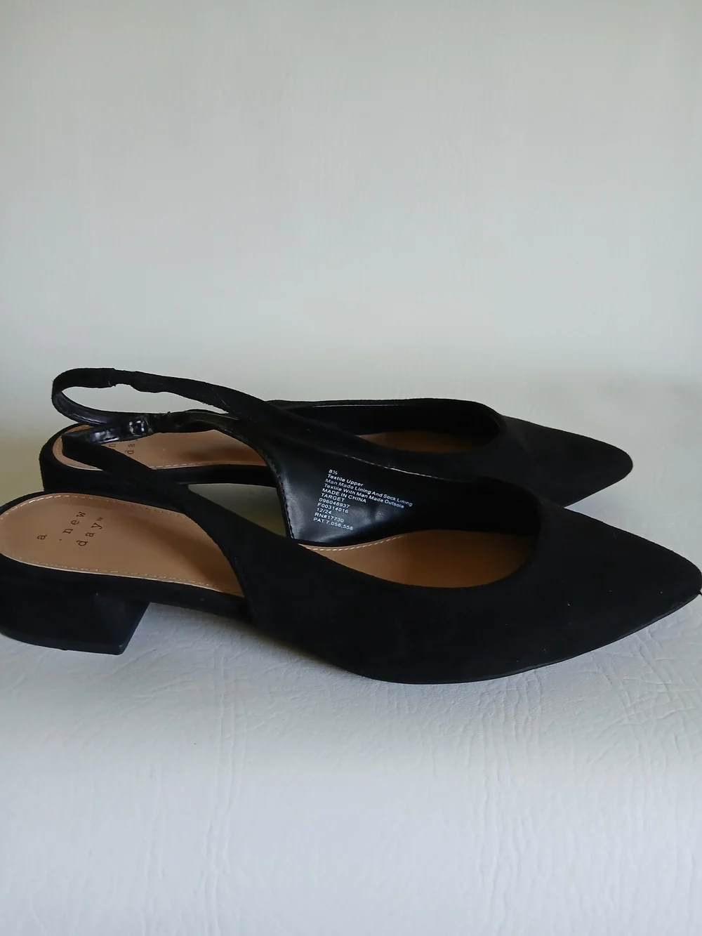 a new day Black Pointed Toe Faux Suede Slingback Flats Sz8.5M